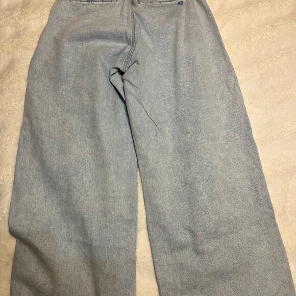 Womens American Eagle Lightwash Flare Jeans - Picture 4 of 4